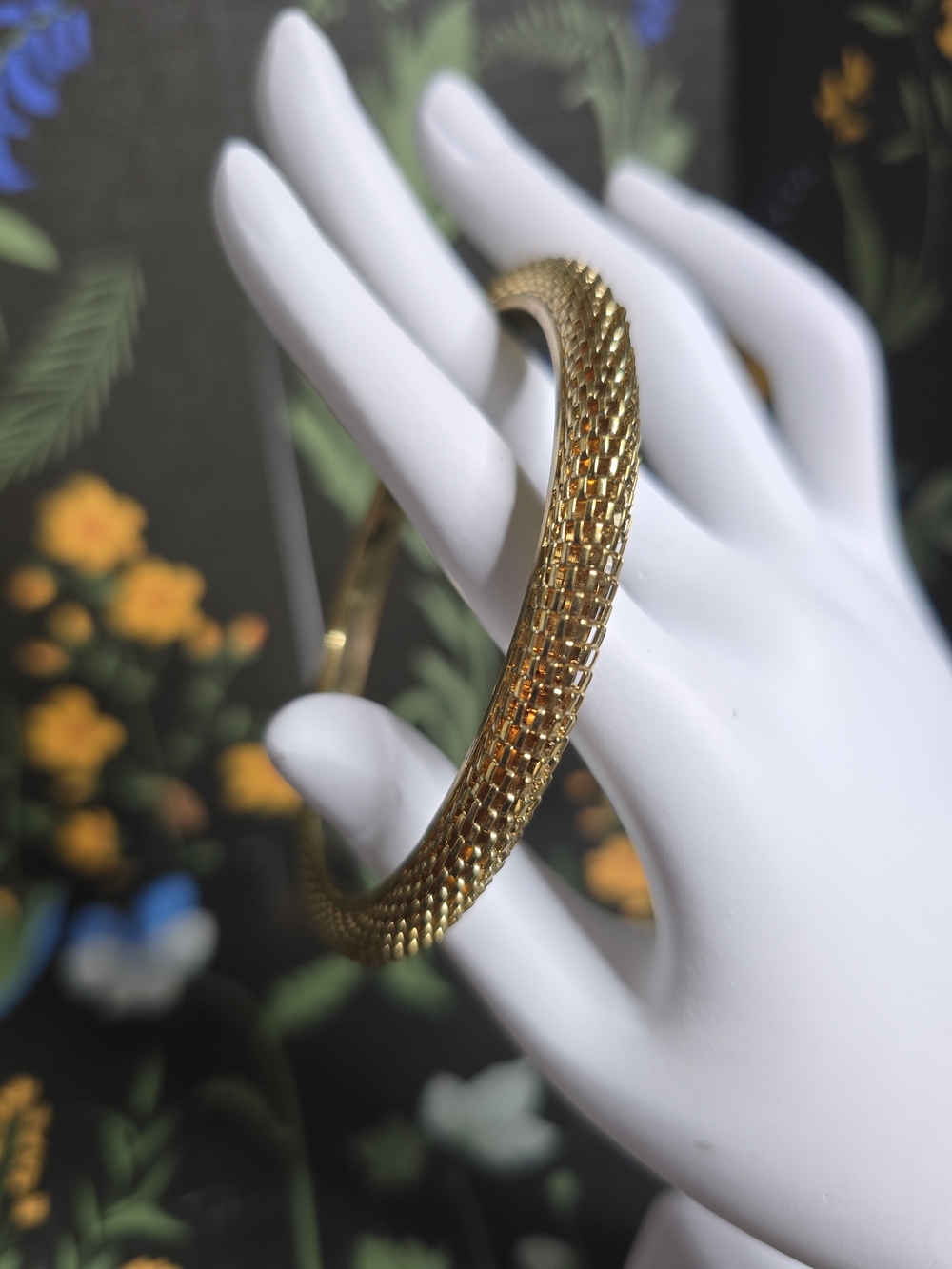 Vintage Gold Toned Mesh Bangle Bracelet - Women's Jewelry Size 8